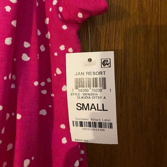 INC Women’s short sleeve shirt size small NWT - Picture 4 of 5